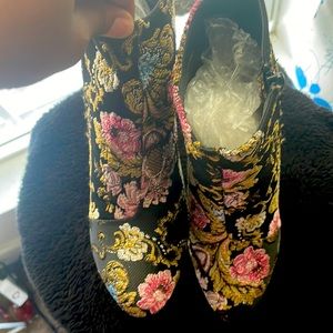 Shoe Dazzle flowered booties!